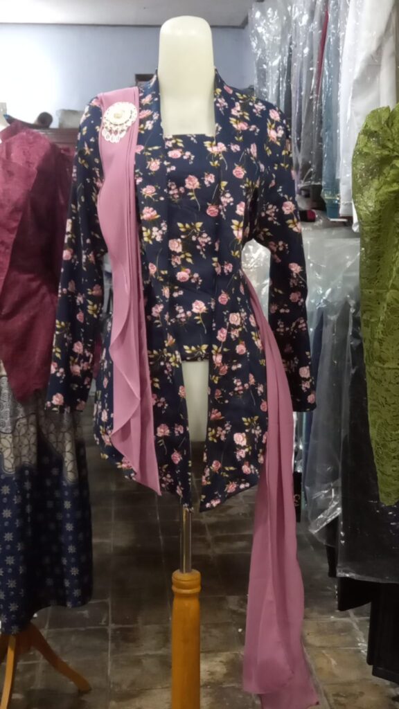 Kebaya Kutubaru
